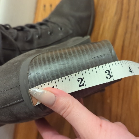 gray suede heel booties size 8 - Picture 6 of 7